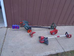 Qty of 4 lawn tools. Edgers & trimmers. As shown.