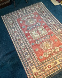 lot 32 image: Vintage Area Rug