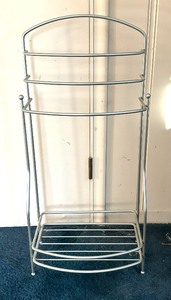 lot 100A image: Metal Towel Holder