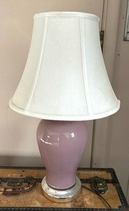 lot 42 image: Lovely Ceramic Table Lamp