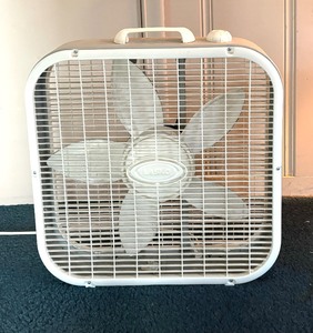 lot 44 image: Lasko Box Fan