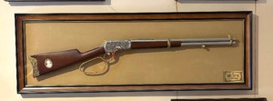 lot 13 image: The John Wayne 1892 Model 44-40 Rifle Gun Replica