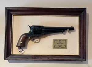 lot 25A image: The Jesse James Revolver Replica Gun