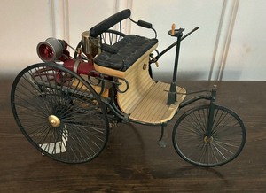lot 132 image: Franklin Mint Precision 1886 Benz Model Car