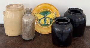 lot 71 image: Beautiful Pottery Including Butterfly Wall Plate, Tan and Black Vases