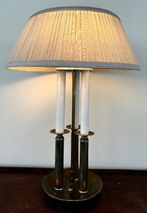 lot 72 image: Vintage Brass Bouillotte Table Lamp  3 Stick Bankers Lawyer Hollywood Regency Shade