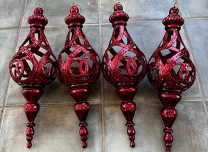 lot 76 image: Beautiful Lot of Optic Mercury Sparkly Red Ornaments