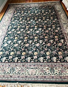 lot 19 image: Gorgeous Large Oriental Floral Rug