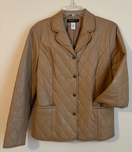 lot 182 image: Beautiful Jacket 100% Leather Quilted by Jones New York Collection