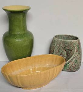 lot 54 image: Mid Century Haeger Planter and Vintage Pottery
