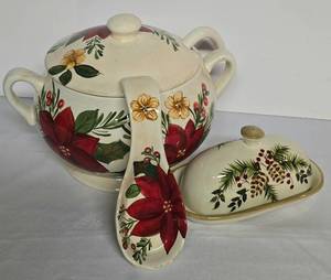 lot 61 image: Lovely Holiday Soup Tureen and More