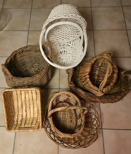 lot 180 image: Unique Basket Selection