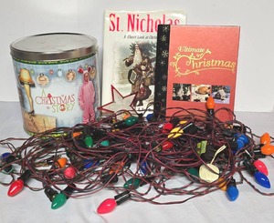 lot 201 image: Holiday Book and Decor Grouping