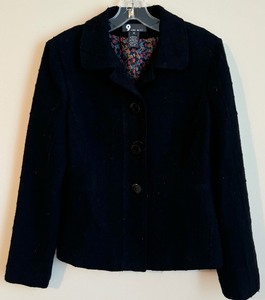 lot 191 image: Nine West Beautiful Black Jacket with 3 Buttons and Gorgeous Floral Lining