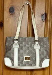 lot 237 image: Liz Claiborne Heritage Handbag