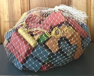 lot 239 image: Vintage Bag of Wood Blocks in Multiple Colors
