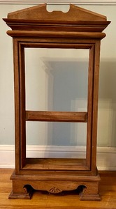lot 211 image: Vintage Wooden Display Shelf