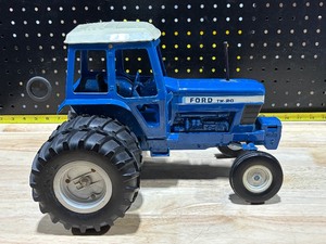 ERTL Ford TW 20 Tractor