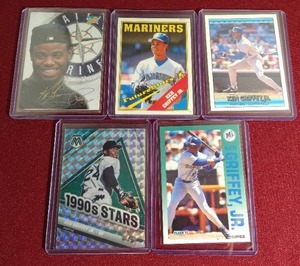 lot 60 image: (5) Ken Griffey Jr. Cards