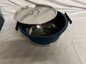 lot 41 image: Nautical Scout Collapsible Pot with Lid