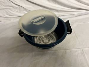 lot 44 image: Nautical Scout Collapsible Sauce Pot with Lid