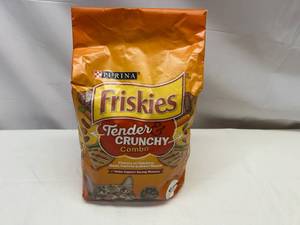 lot 43 image: MM. Purina Friskies Tender & Crunchy Combo