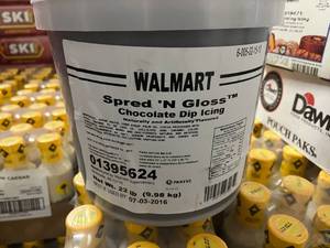 lot 46 image: UP. 22lbs Walmart Spred N Gloss Chocolate Dip Icing