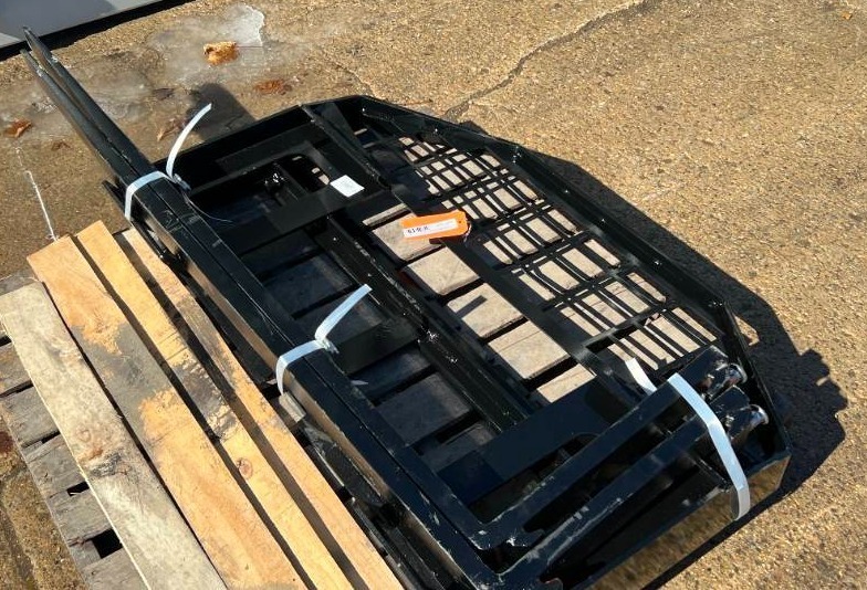 lot 1632 image: FUTURE Skid Steer Forks