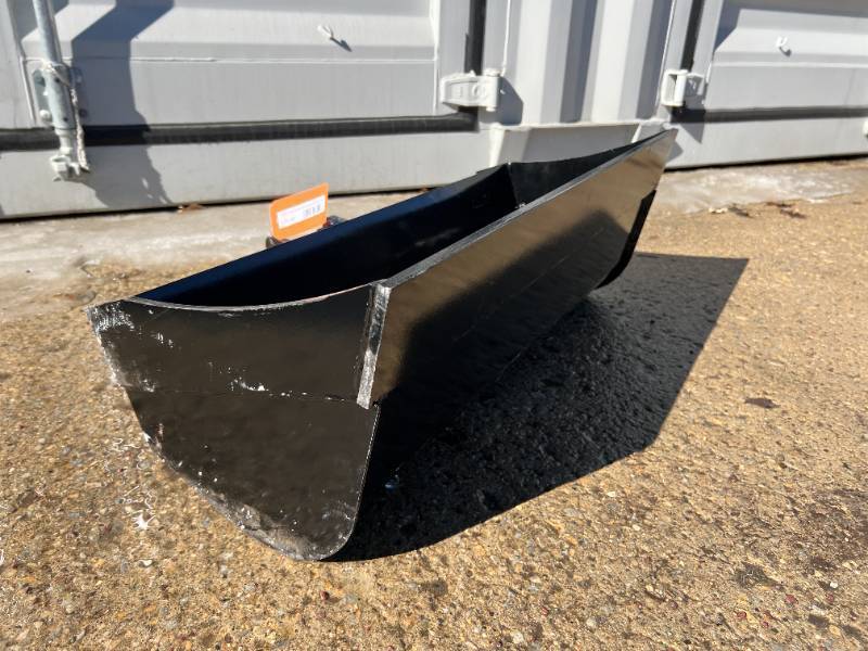 lot 6457 image: FUTURE Tilting Excavator Bucket, 32 Inch