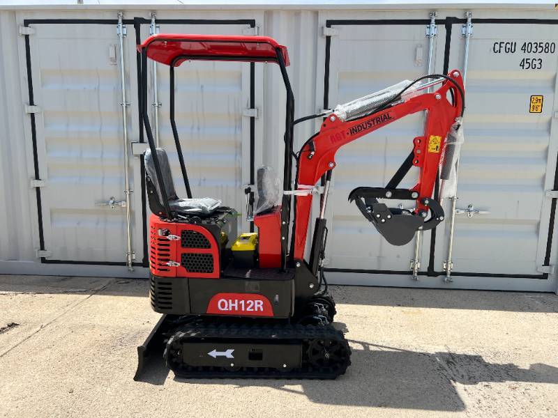 lot 4189 image: 2025 AGT Mini Excavator (QH12R)