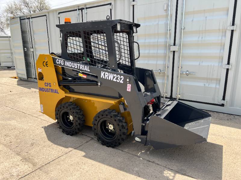 lot 2013 image: 2024 CFG Skid Steer Loader, wheeled (KRW232)