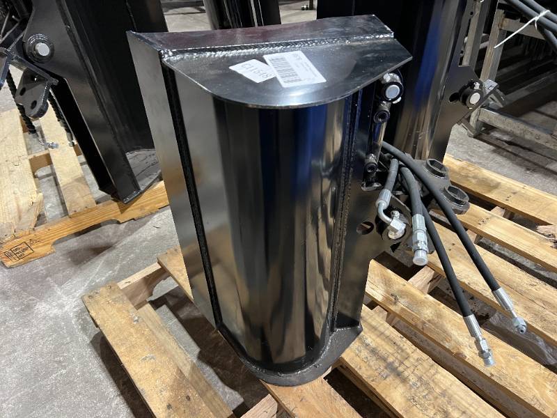 lot 6676 image: FUTURE Tilting Excavator Bucket, 24 Inch