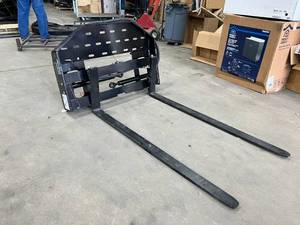 lot 1669 image: FUTURE Side Shift Forks (FT D-CYHC)