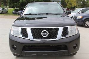 2012 Nissan Pathfinder 4x4 LE4dr SUV