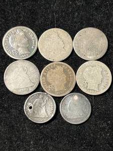 lot 17 image: GROUP OF 6 US SILVER DIMES WITH 2 HALF DIMES