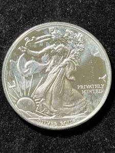 lot 20 image: 1 TROY OZ .999 FINE SILVER LIBERTY ROUND