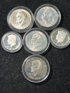 lot 25 image: GROUP OF 5 US SILVER COINS WITH NON SILVER IKE