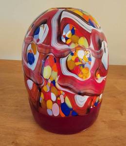 lot 113 image: Red Murano Style Art Glass Shade