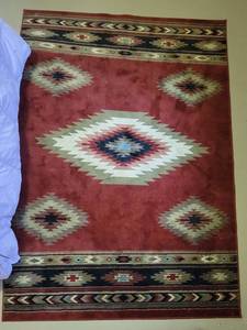 lot 88 image: Home Decorators Aztec Area Rug  5 x 8