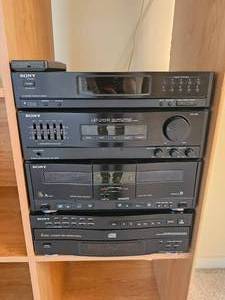 lot 90 image: Sony Theater Stereo System with Bose Shelf Speakers
