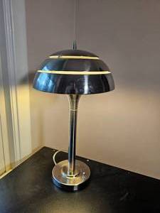 lot 44 image: Atomic Styled Chrome Mushroom Lamp