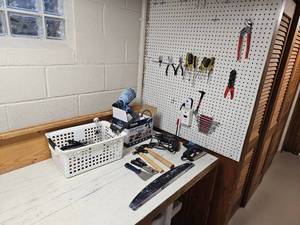 lot 126 image: Household Tool Bundle Grouping