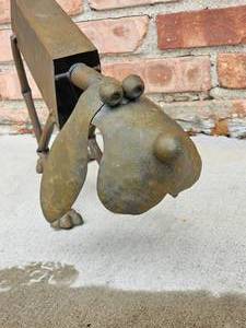 lot 54 image: Metal Folk Art Hound Dog