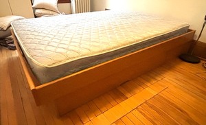 lot 15 image: Queen Platform Bed with Storage Drawer