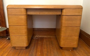 lot 25 image: Mid Century Desk