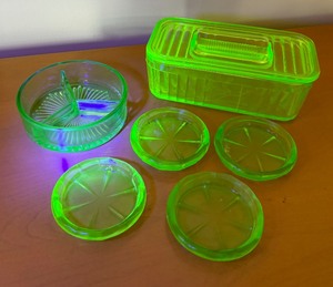 lot 74 image: Vintage Uranium Glass Lidded Dish, Coasters and Divided Dish