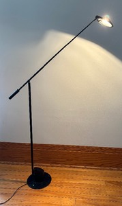 lot 84 image: Adjustable Height Black Floor Lamp