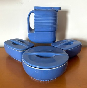 lot 85 image: Hall Westinghouse 1930s Art Deco Blue Refrigerator Water Pitcher, Lidded Casserole Dish and Refrigerator Dish