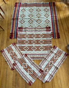 lot 88 image: Vintage Linens