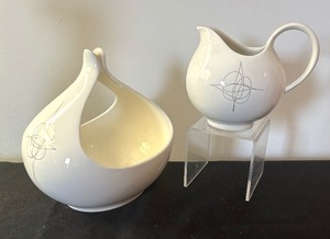 lot 45 image: Eva Zeisel for Hallcraft Mid Century Gravy Boat and Petite Pitcher